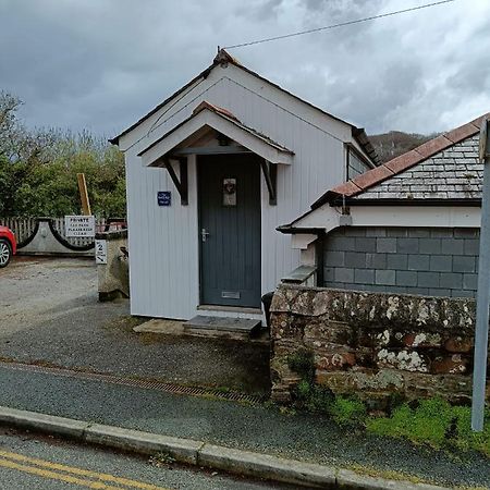 Beautiful 1-Bed Riversi Cottage Located In Malpas Truro Exterior foto